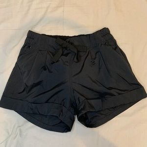 lululemon spring break away shorts 6